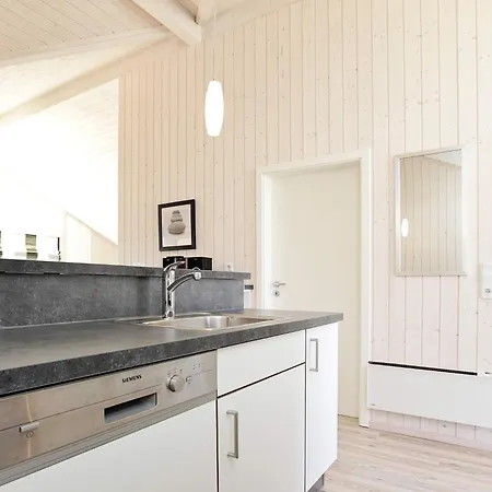 Scandinavian Stay, *
